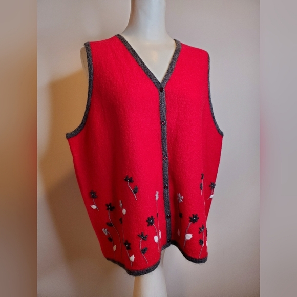 Sag Harbor Woman Plus Size Wool Christmas Vest - Picture 1 of 4